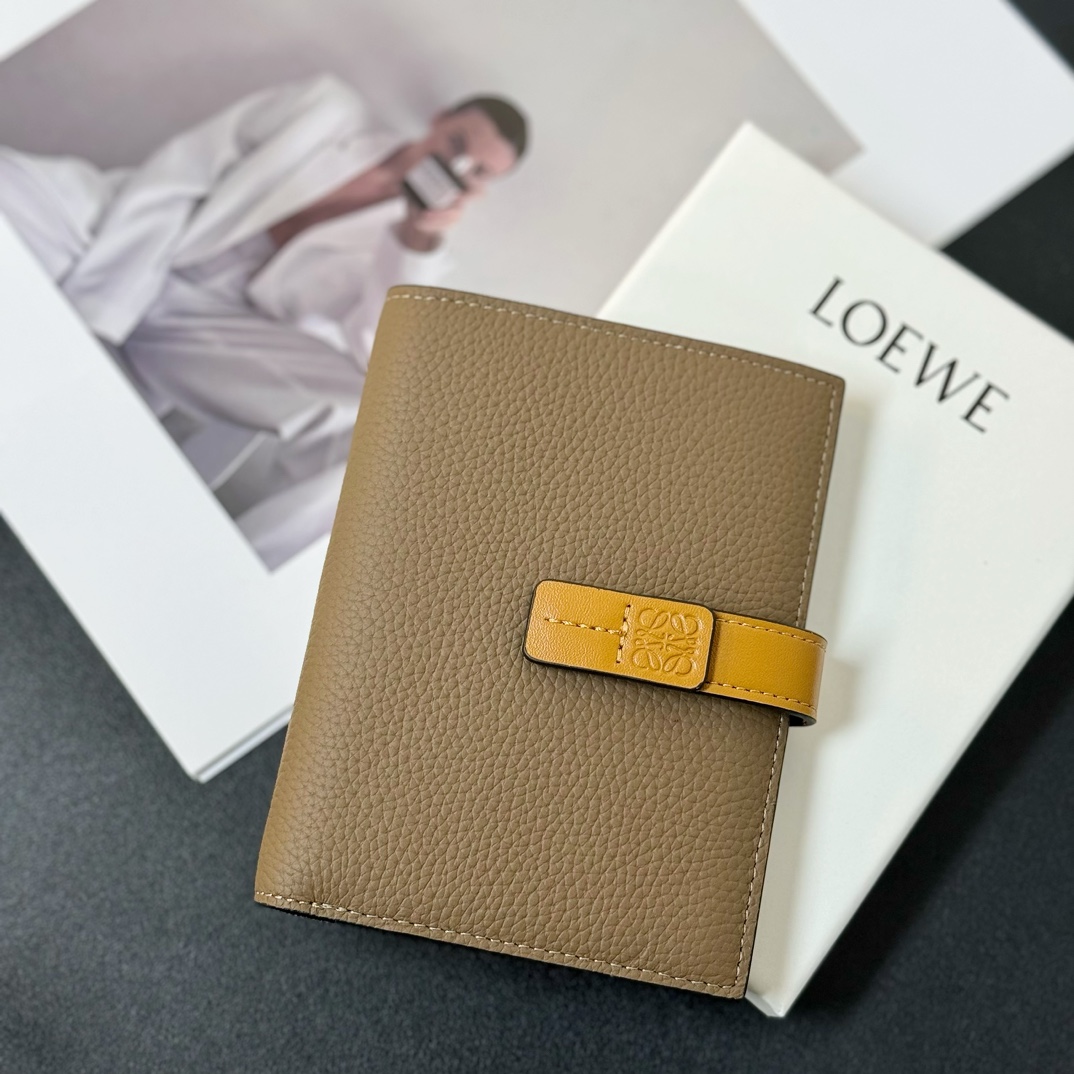Loewe Medium Vertical Grained-Leather Wallet(14×11cm) - PerfectKickZ