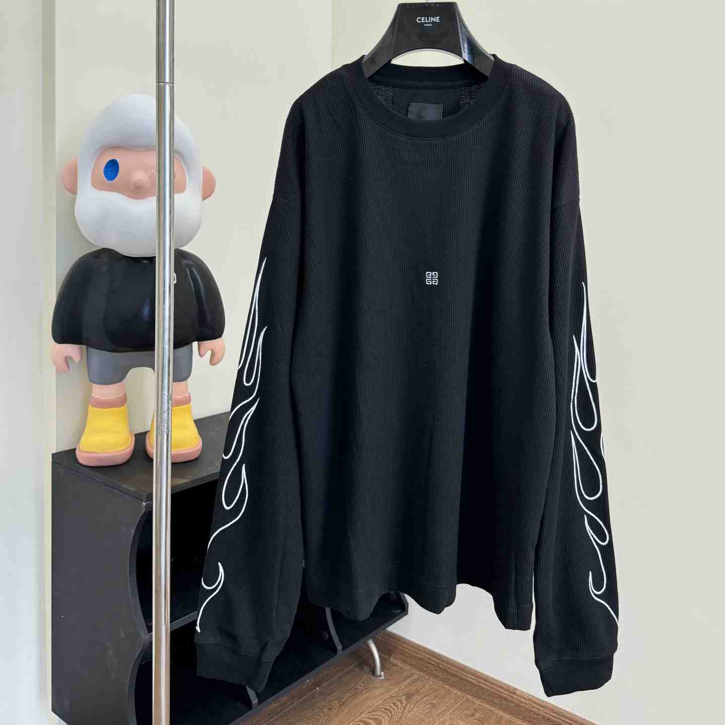 Givenchy Boxy Fit T-shirt In Cotton With GIVENCHY Dragon Print - PerfectKickZ