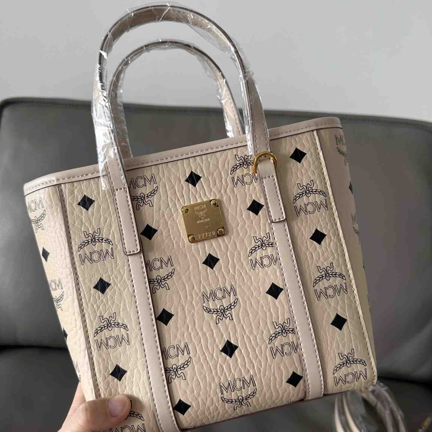 MCM Aren Top-zip Shopper In Visetos - PerfectKickZ