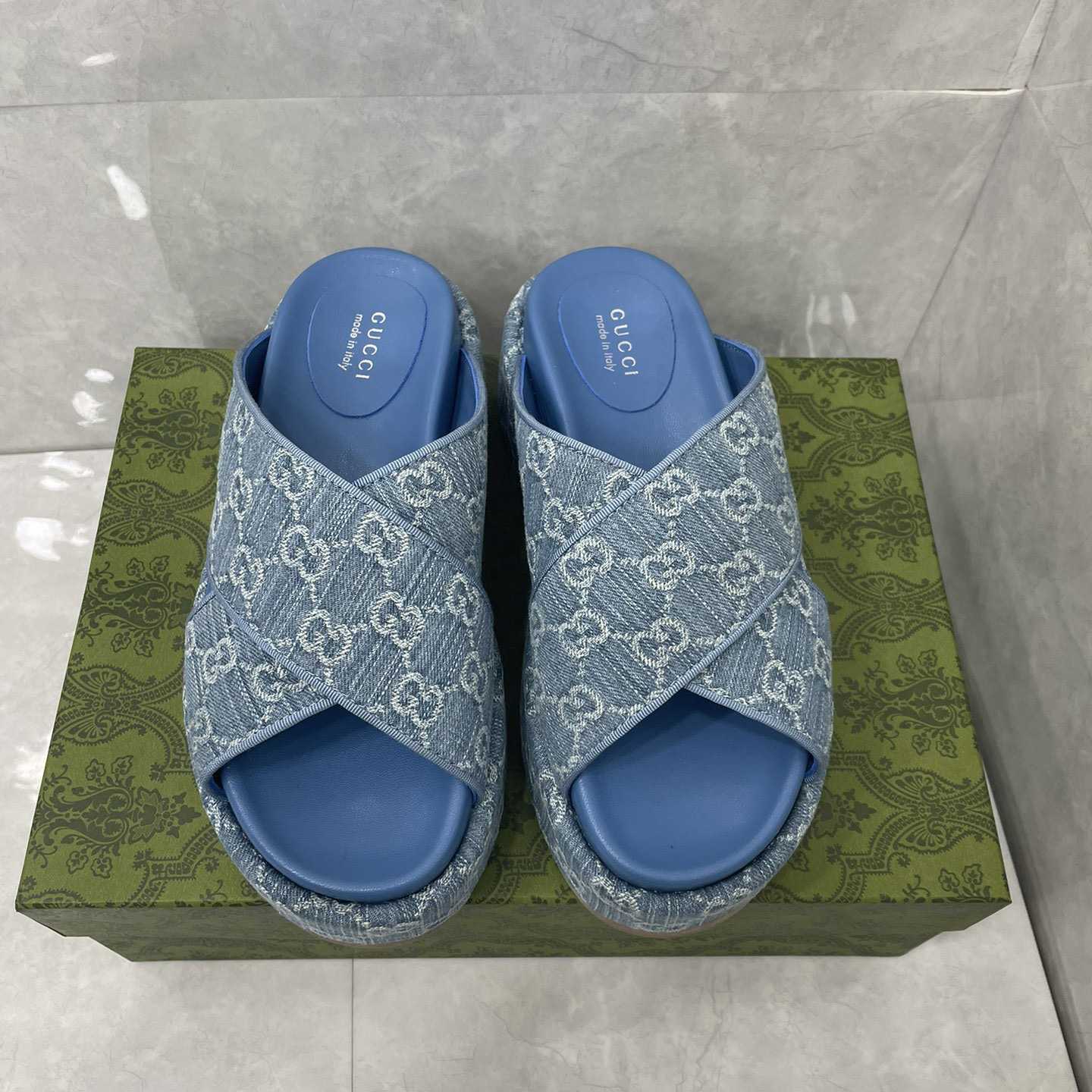 Gucci Women's Blue GG Platform Slide Sandal - PerfectKickZ