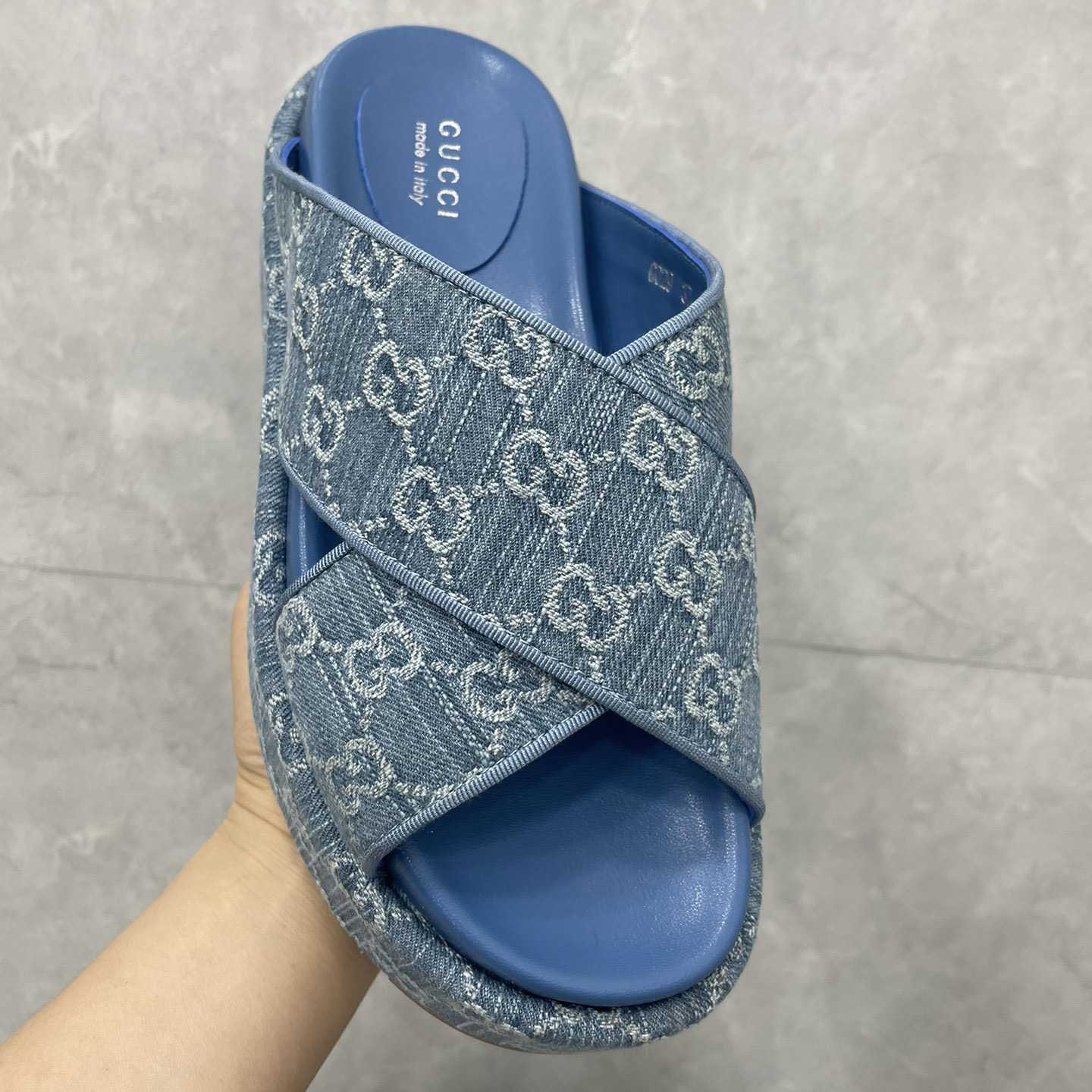 Gucci Women's Blue GG Platform Slide Sandal - PerfectKickZ