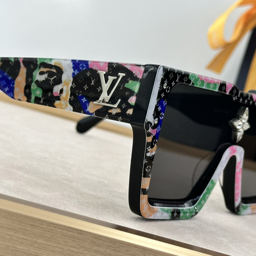 Louis Vuitton Cyclone Mask Sunglasses   Z2031E - PerfectKickZ