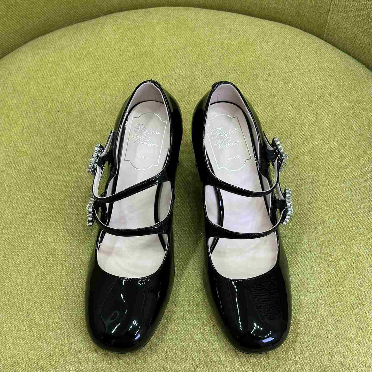 Roger Vivier Trés Vivier Strass Buckle Mini Babies Pumps in Patent Leather - PerfectKickZ