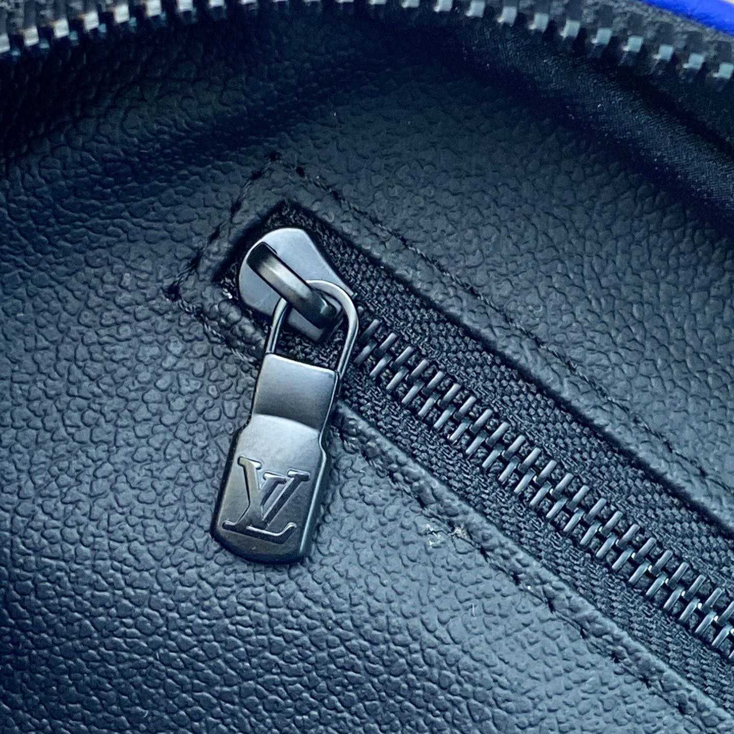 Louis Vuitton Dopp Kit    M82576 - PerfectKickZ