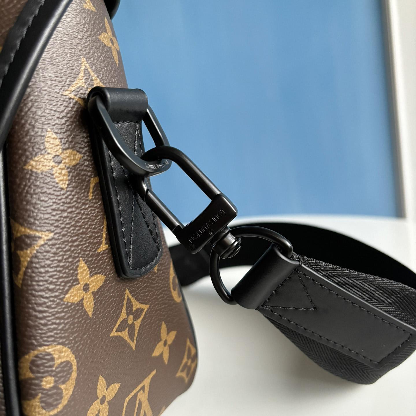 Louis Vuitton LV Trail Messenger          M46972 - PerfectKickZ