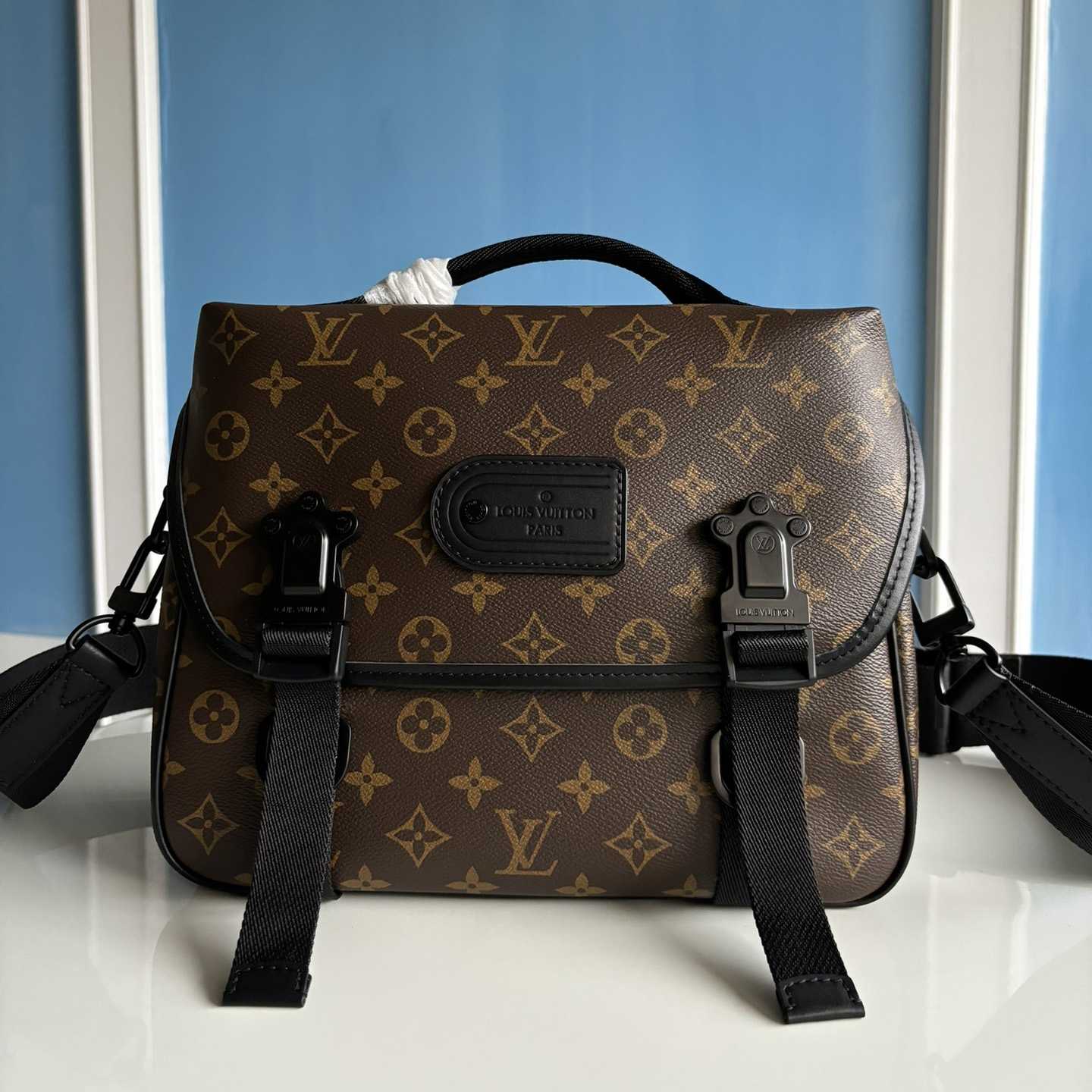 Louis Vuitton LV Trail Messenger          M46972 - PerfectKickZ