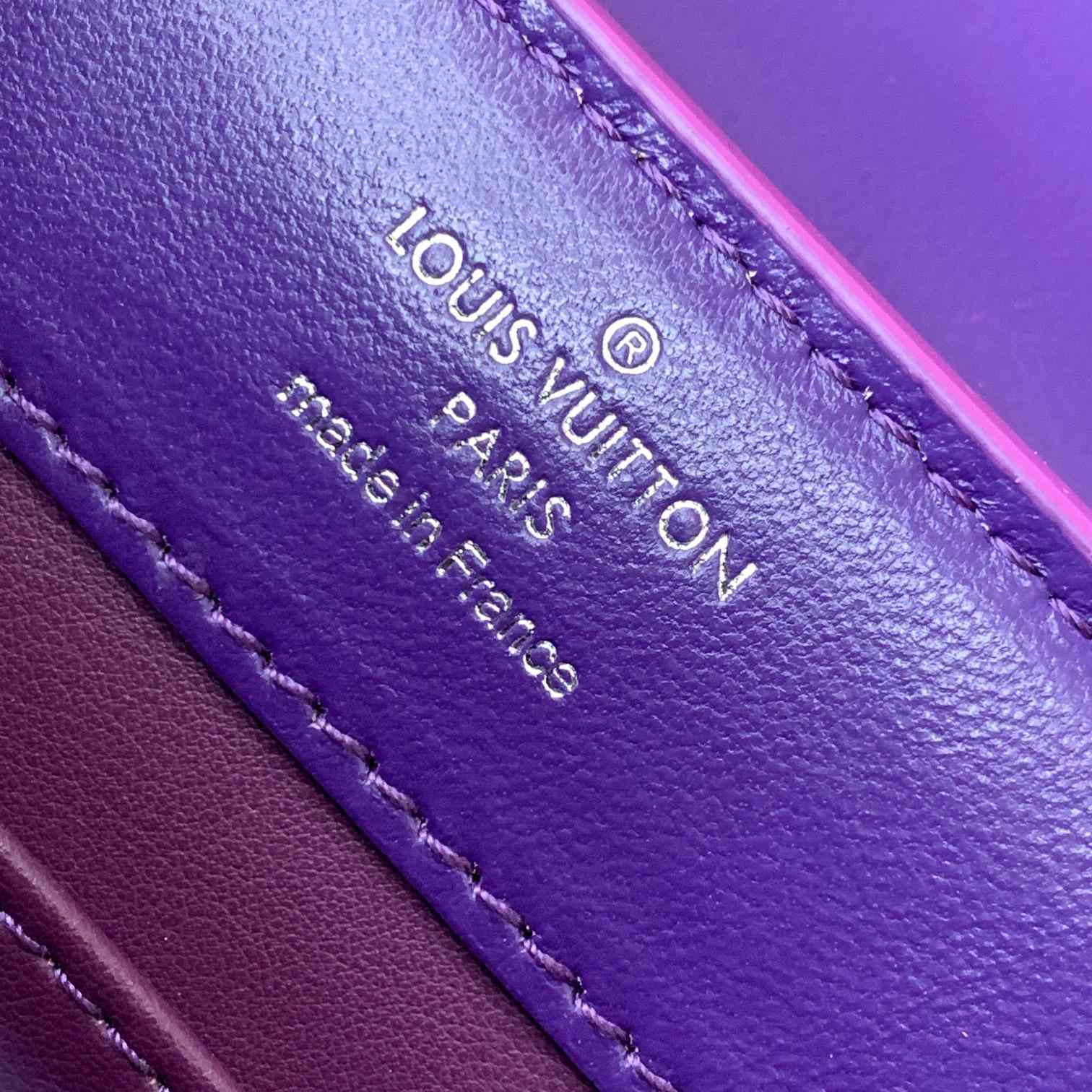 Louis Vuitton Capucines MM   N94910 - 