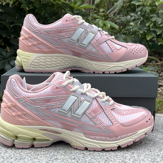 New Balance 1906R Sneakers      M1906NLN  - PerfectKickZ
