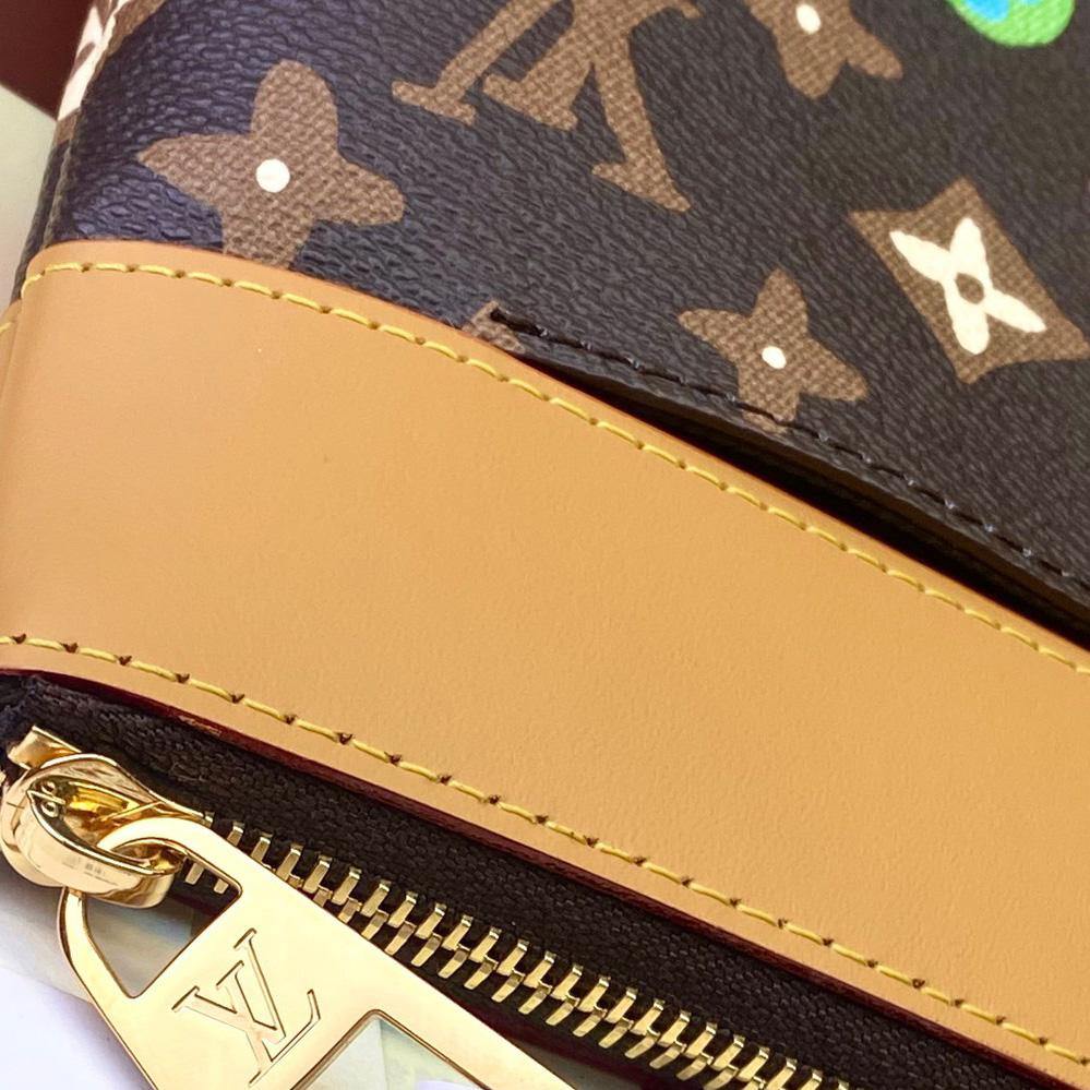 Louis Vuitton Pochette Voyage Souple    M83568 - 
