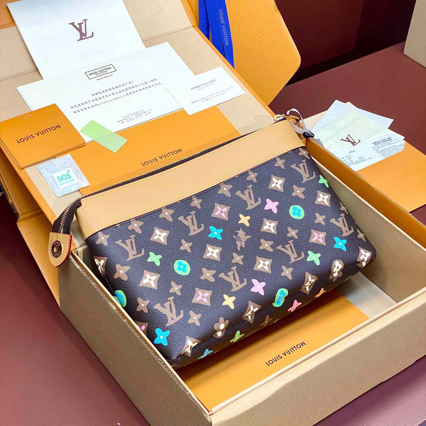 Louis Vuitton Pochette Voyage Souple    M83568 - 