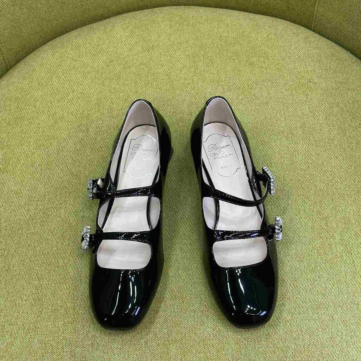 Roger Vivier Trés Vivier Strass Buckle Mini Babies Ballerinas in Patent Leather - PerfectKickZ