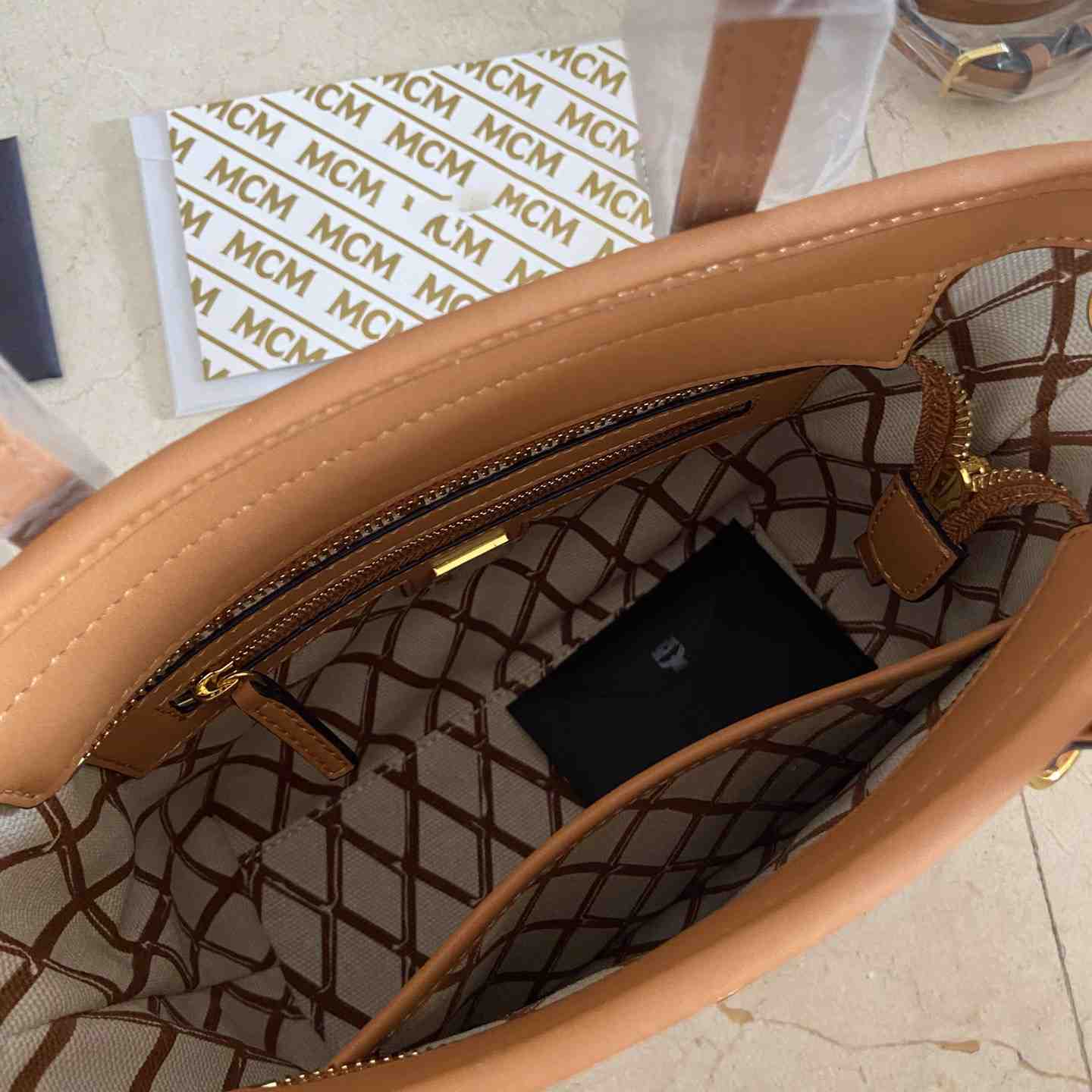 MCM Aren Top-zip Shopper In Visetos - PerfectKickZ