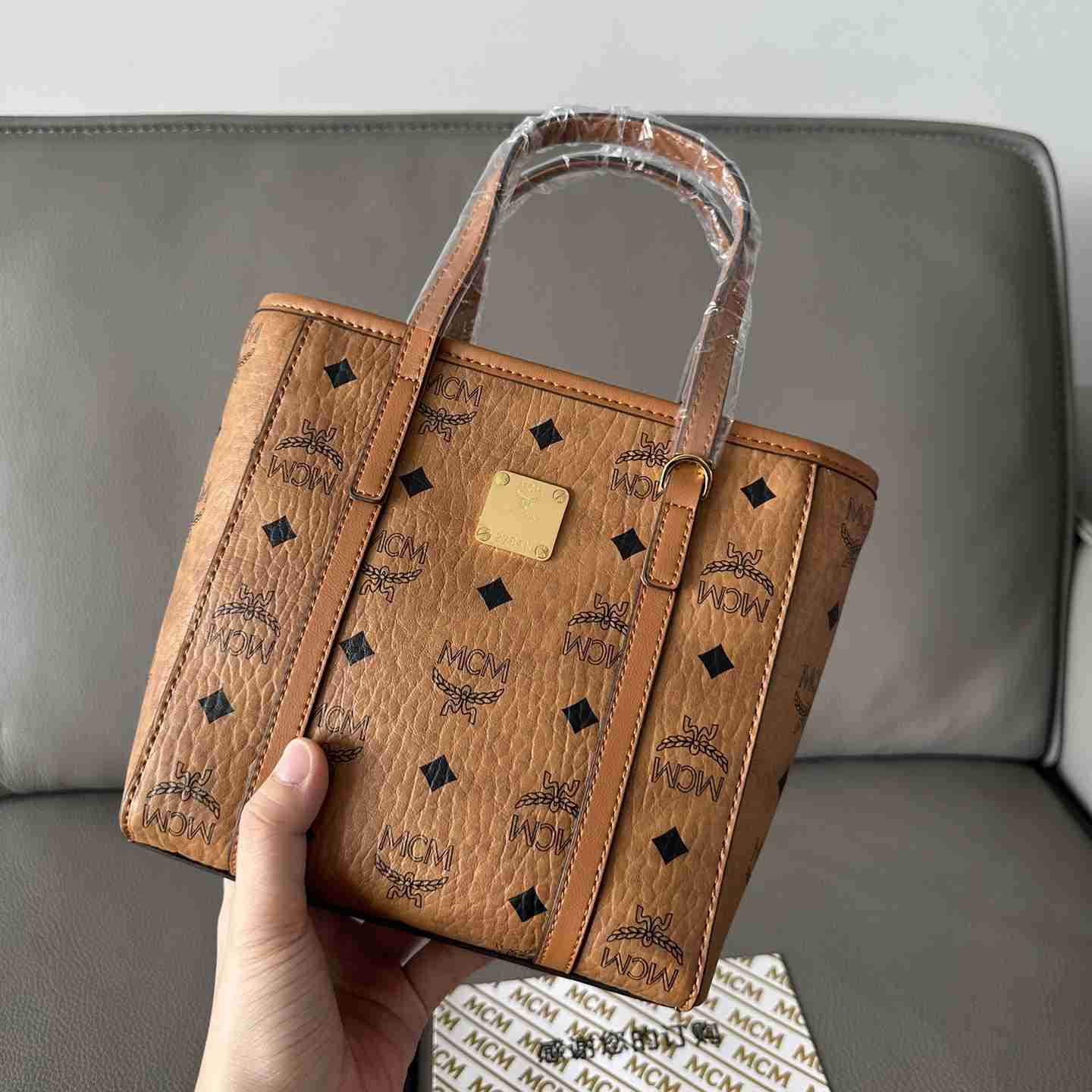 MCM Aren Top-zip Shopper In Visetos - PerfectKickZ