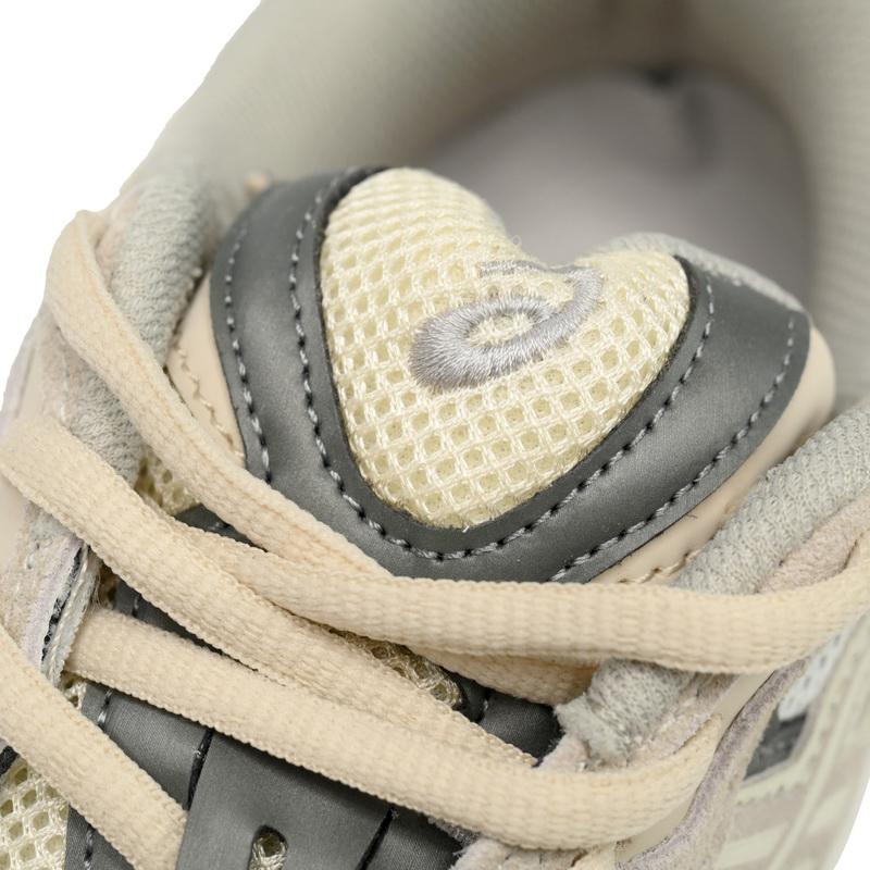 AsicsGEL-NYC Rice White Gray Sneakers           1201A789  - PerfectKickZ