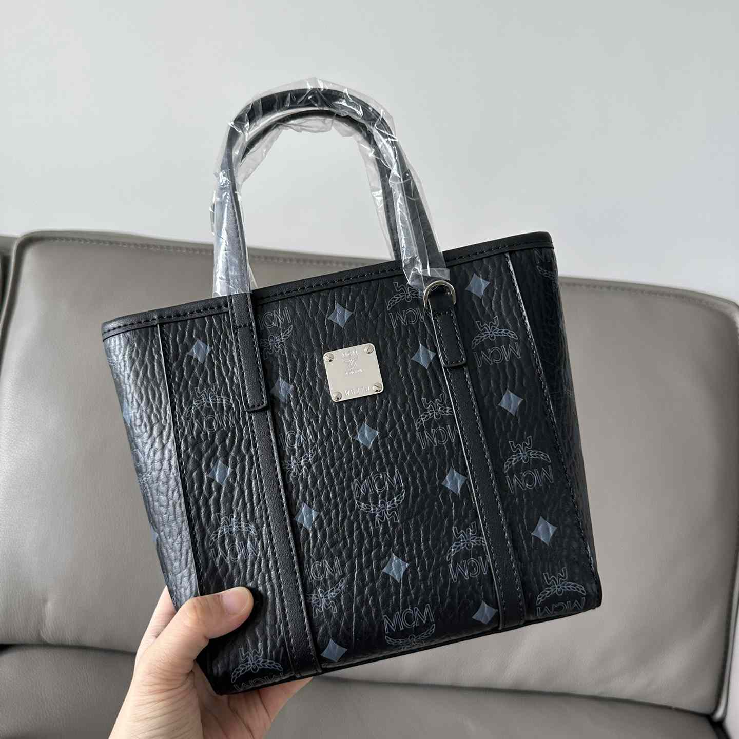 MCM Aren Top-zip Shopper In Visetos - PerfectKickZ