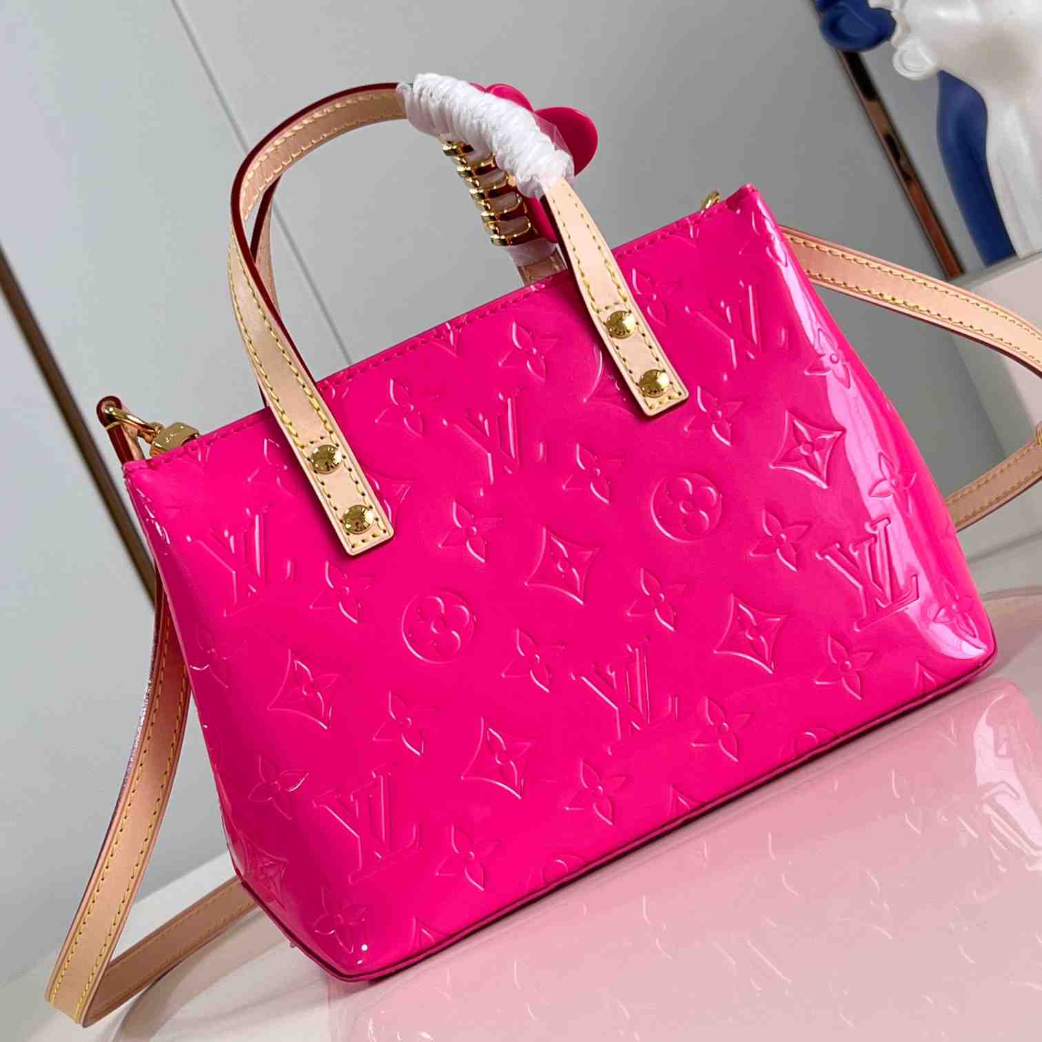 Louis Vuitton Reade PM    M24028 - PerfectKickZ