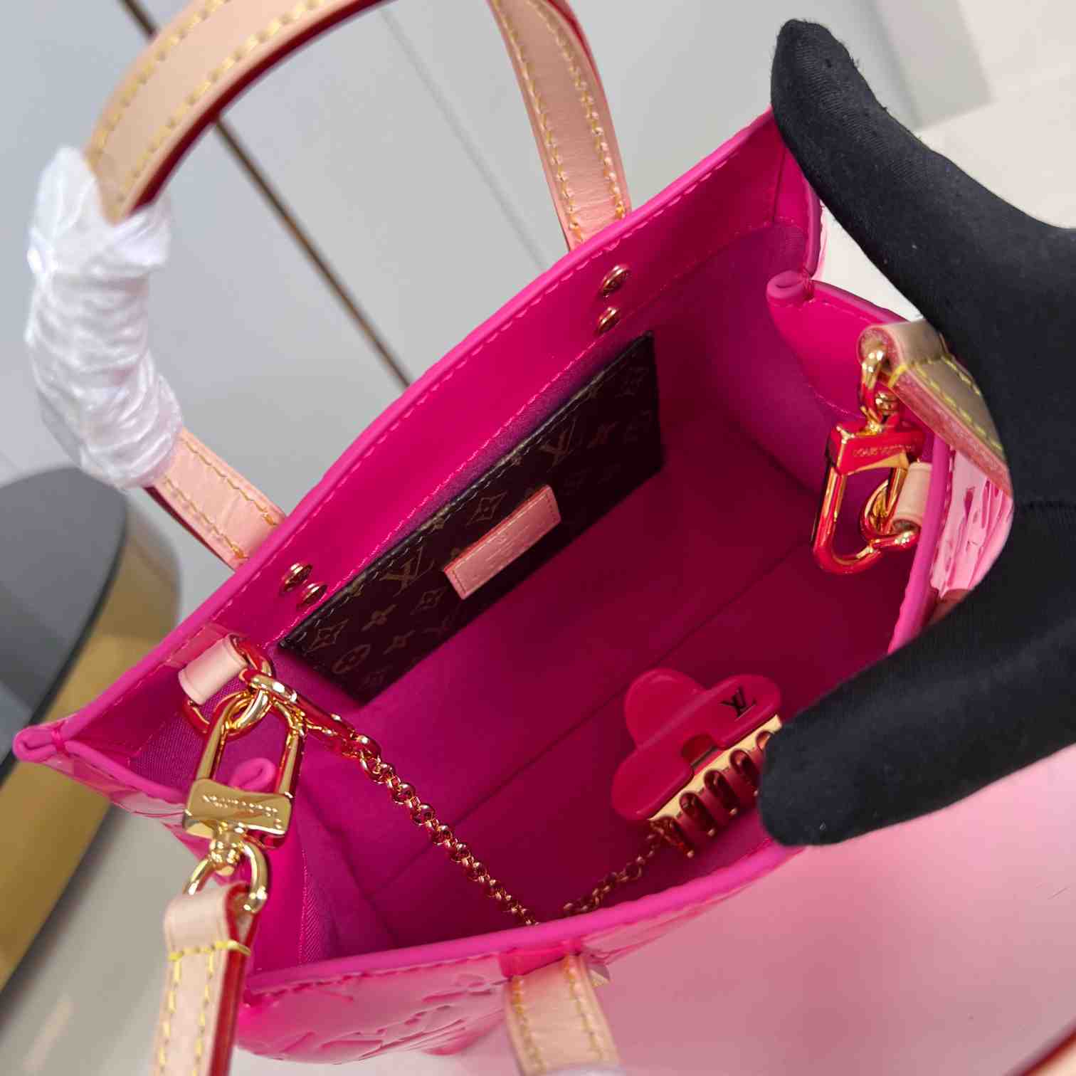 Louis Vuitton Reade PM    M24028 - PerfectKickZ