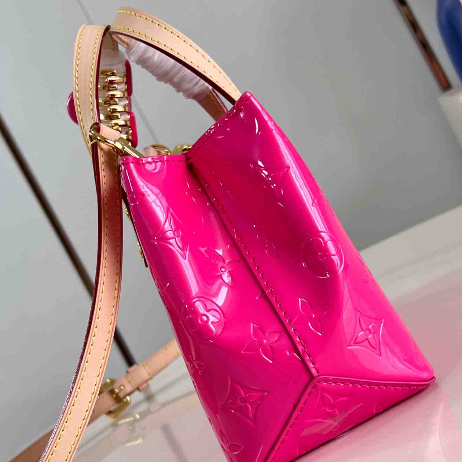 Louis Vuitton Reade PM    M24028 - PerfectKickZ
