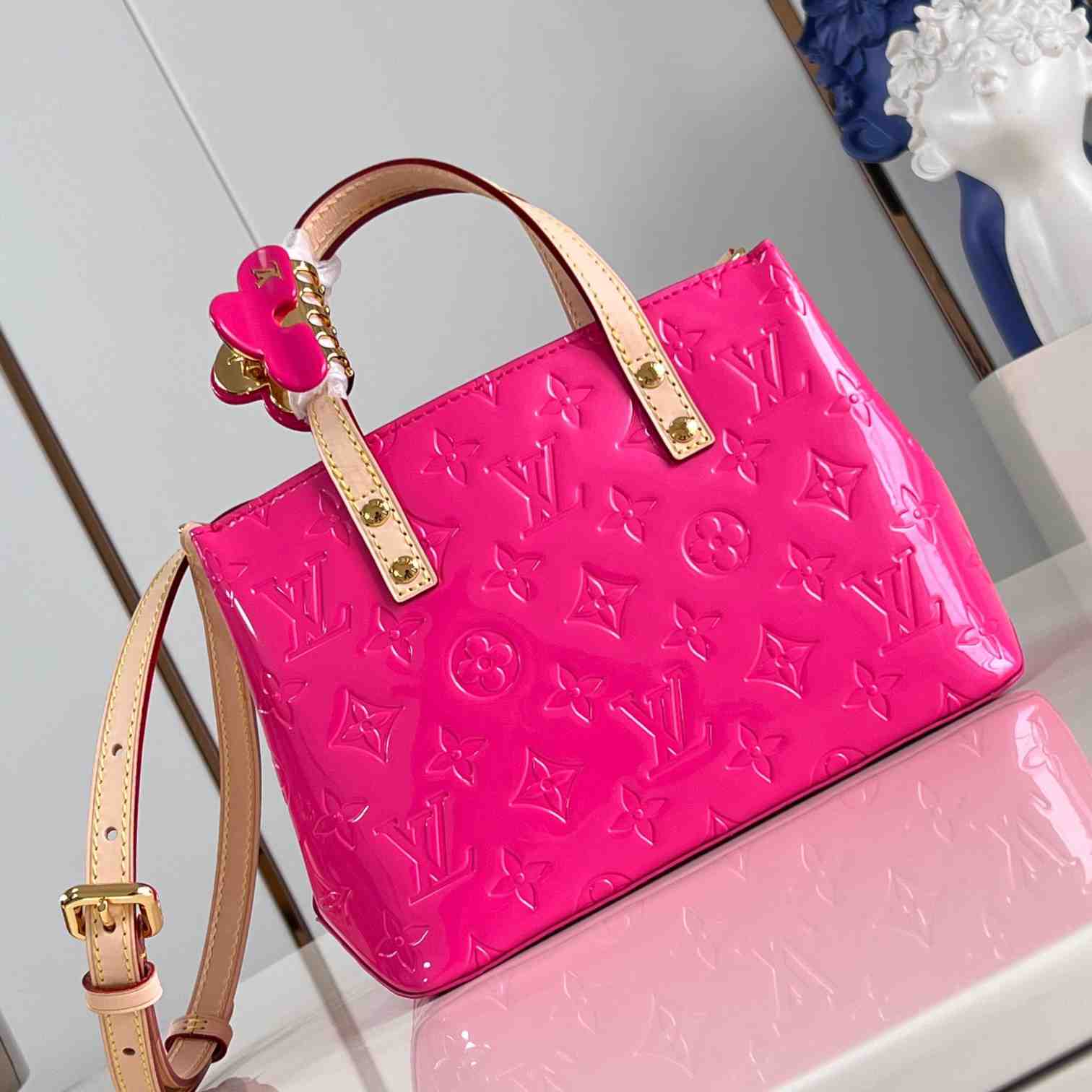 Louis Vuitton Reade PM    M24028 - PerfectKickZ