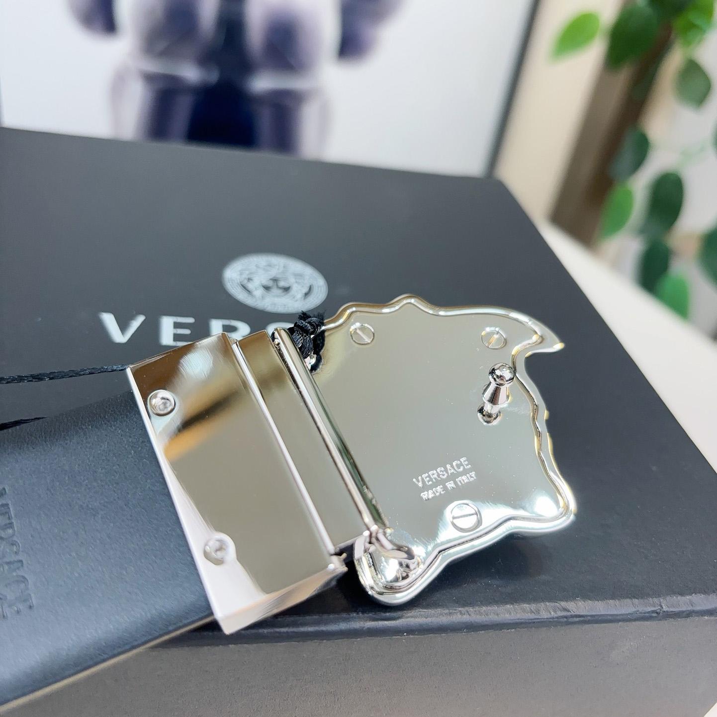 Versace Barocco Reversible Leather Belt    40mm - PerfectKickZ