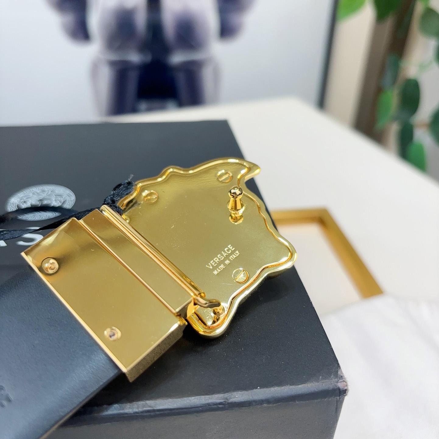 Versace Barocco Reversible Leather Belt    40mm - PerfectKickZ