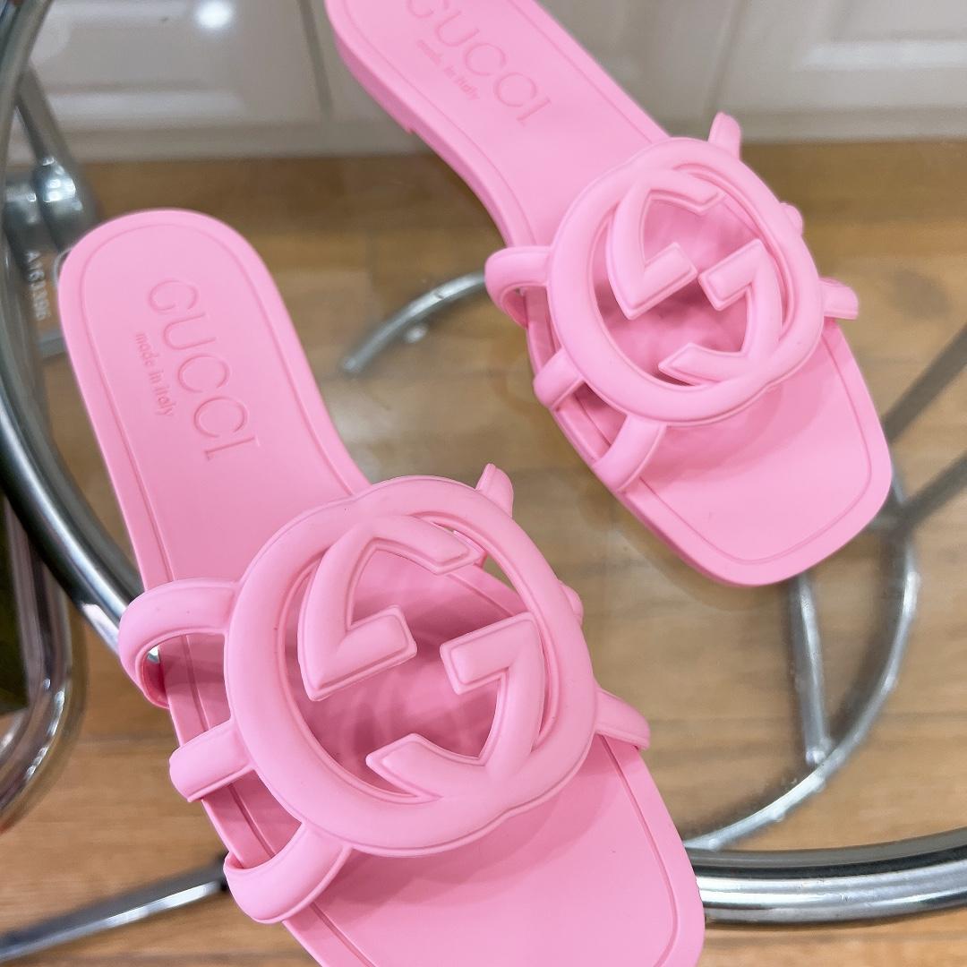 Gucci Women's Interlocking G Slide Sandal - PerfectKickZ