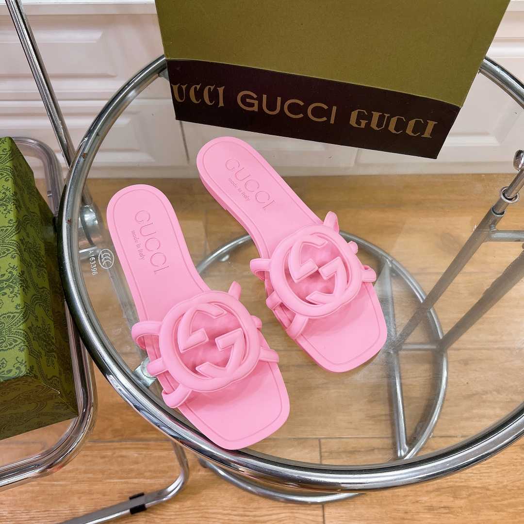 Gucci Women's Interlocking G Slide Sandal - PerfectKickZ
