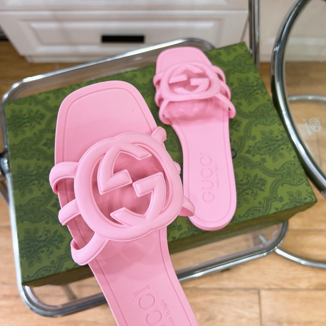 Gucci Women's Interlocking G Slide Sandal - PerfectKickZ