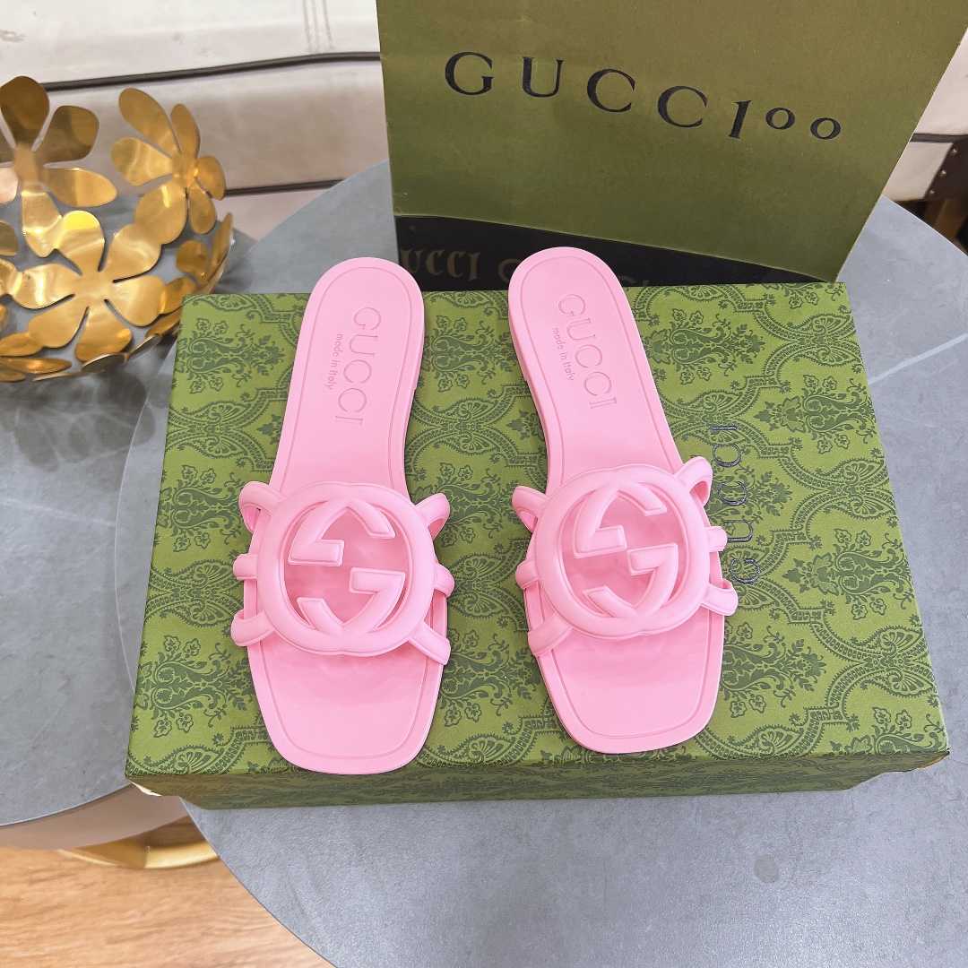 Gucci Women's Interlocking G Slide Sandal - PerfectKickZ