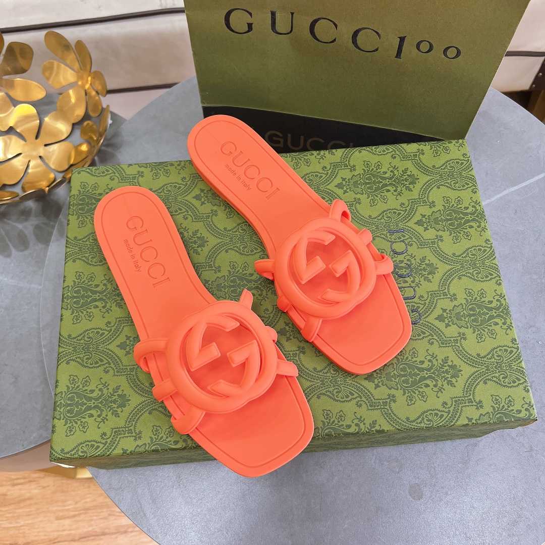 Gucci Women's Interlocking G Slide Sandal - PerfectKickZ