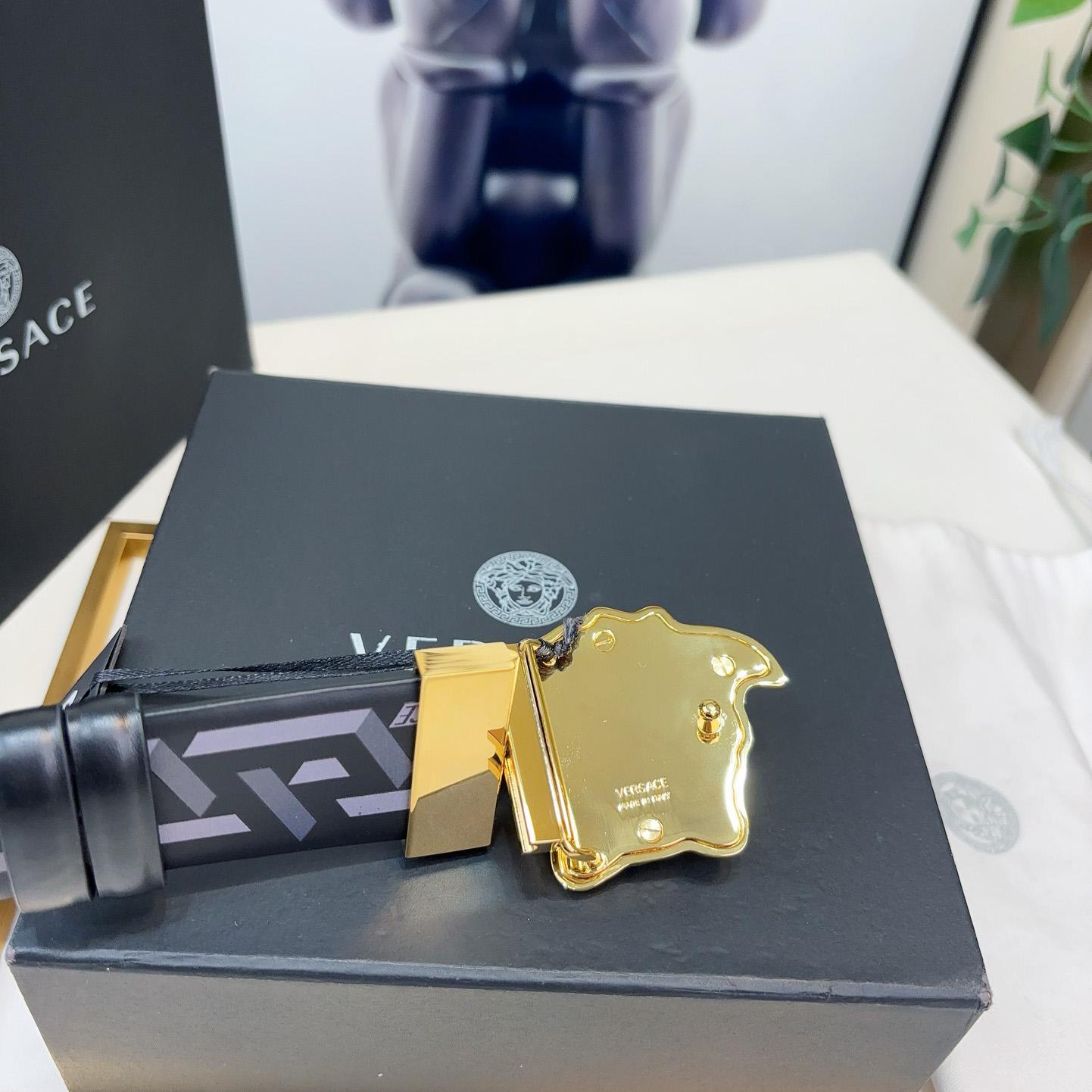 Versace Reversible Leather Belt    40mm - PerfectKickZ