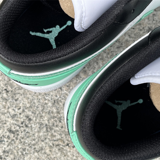 Air Jordan 1 Low Sneaker  553558-131 - PerfectKickZ