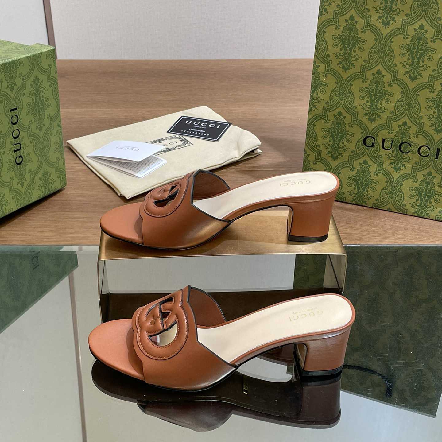 Gucci Women's Interlocking G Slide Sandal  - PerfectKickZ