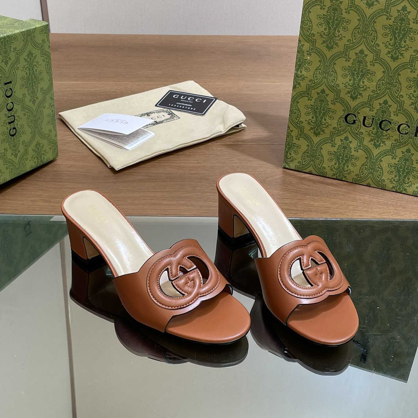 Gucci Women's Interlocking G Slide Sandal  - PerfectKickZ
