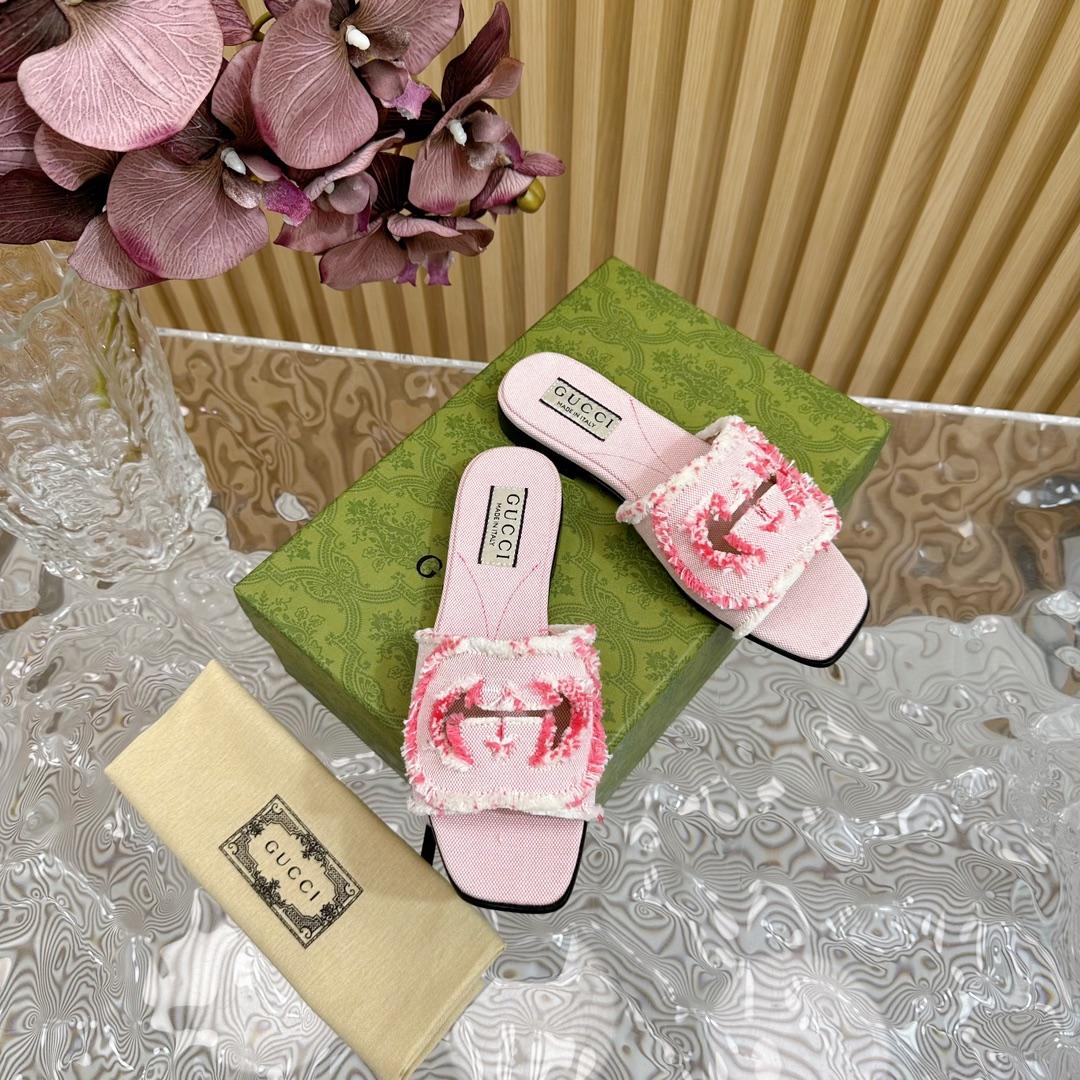 Gucci Women's Interlocking G Slide Sandal - PerfectKickZ