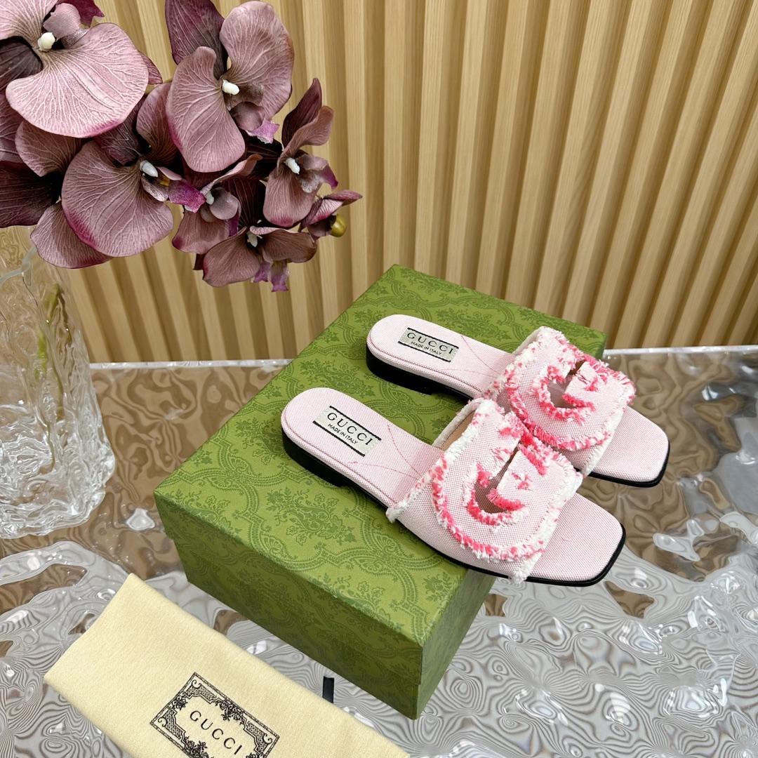 Gucci Women's Interlocking G Slide Sandal - PerfectKickZ