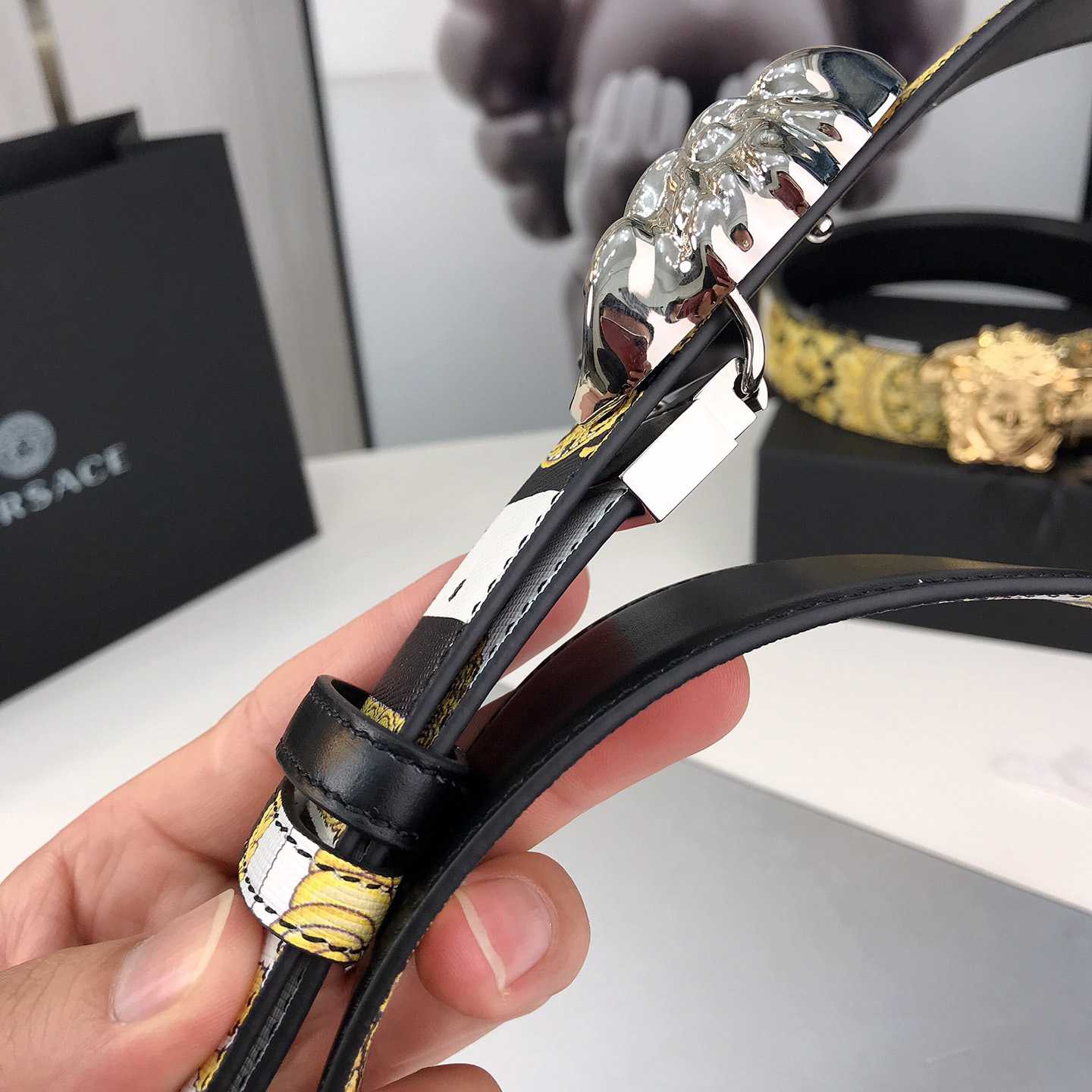 Versace Barocco Reversible LeatherBelt    40mm - PerfectKickZ