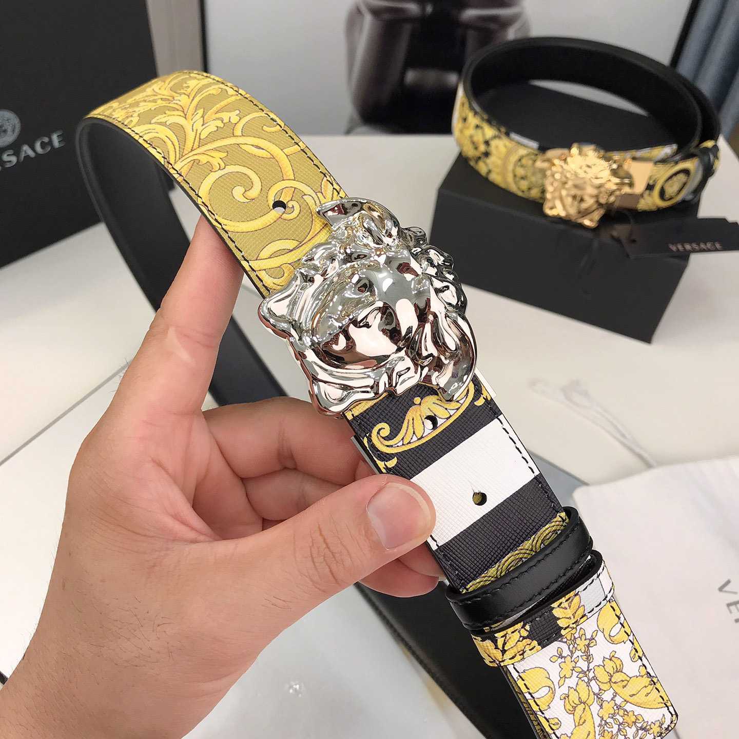 Versace Barocco Reversible LeatherBelt    40mm - PerfectKickZ