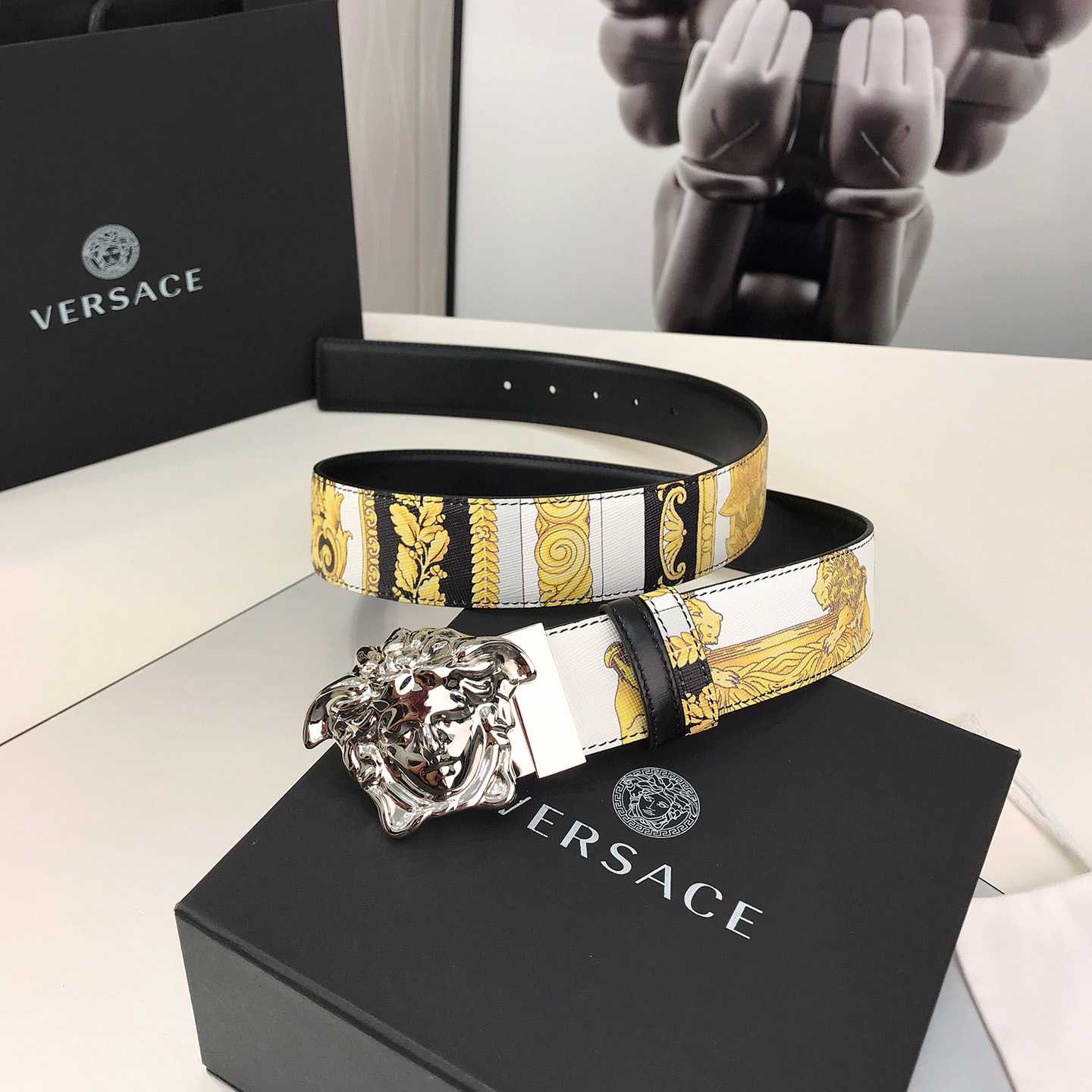 Versace Barocco Reversible LeatherBelt    40mm - PerfectKickZ