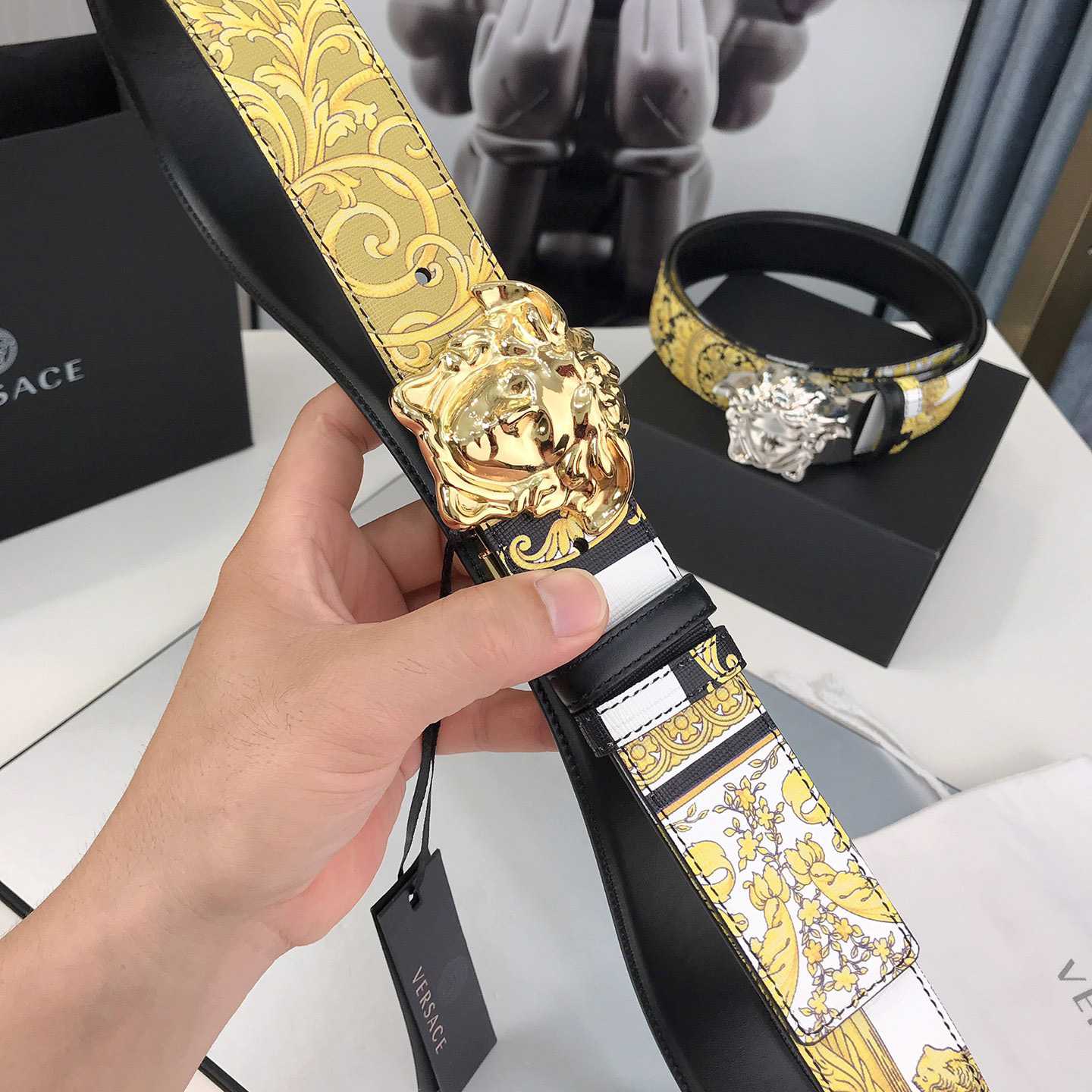Versace Barocco Reversible LeatherBelt    40mm - PerfectKickZ
