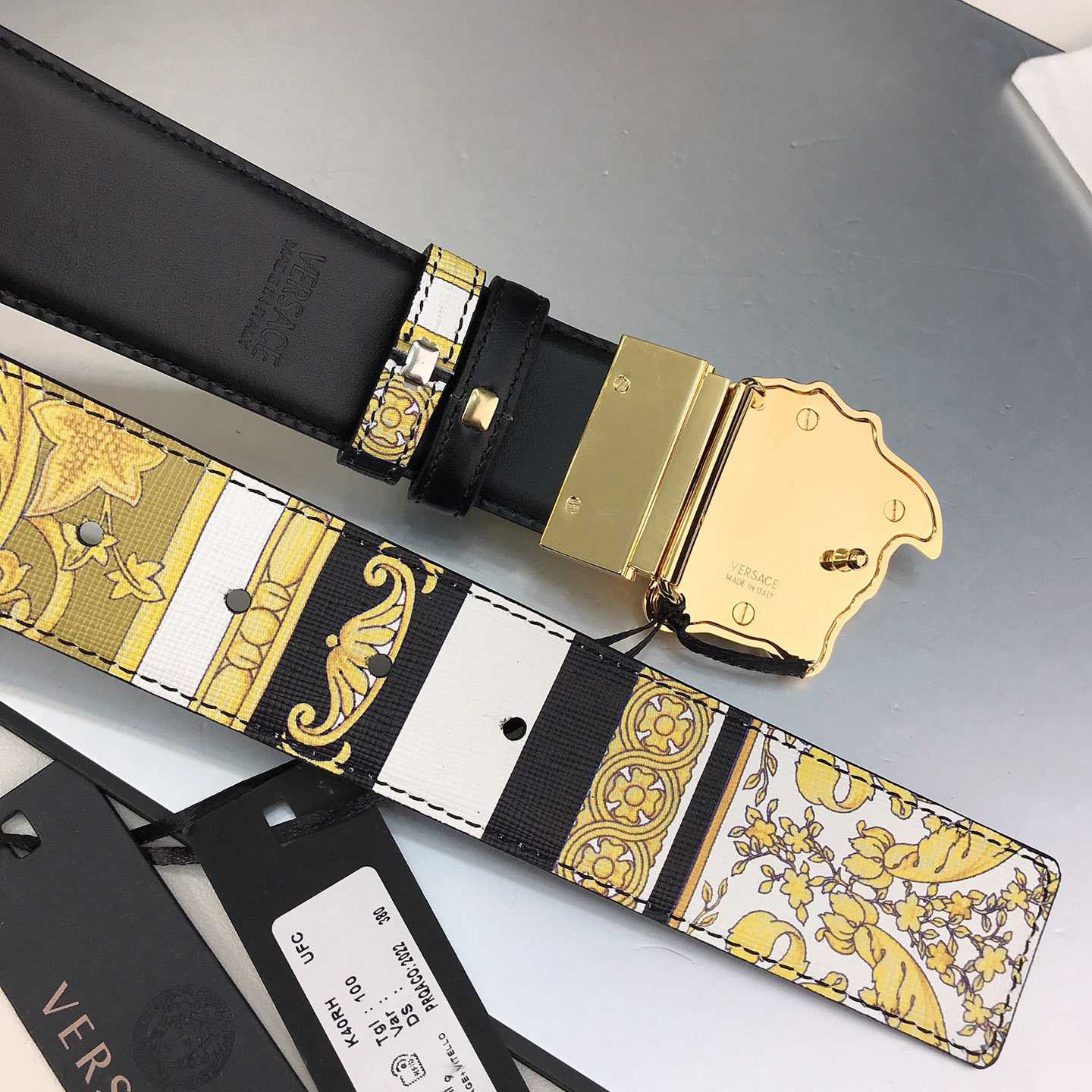 Versace Barocco Reversible LeatherBelt    40mm - PerfectKickZ
