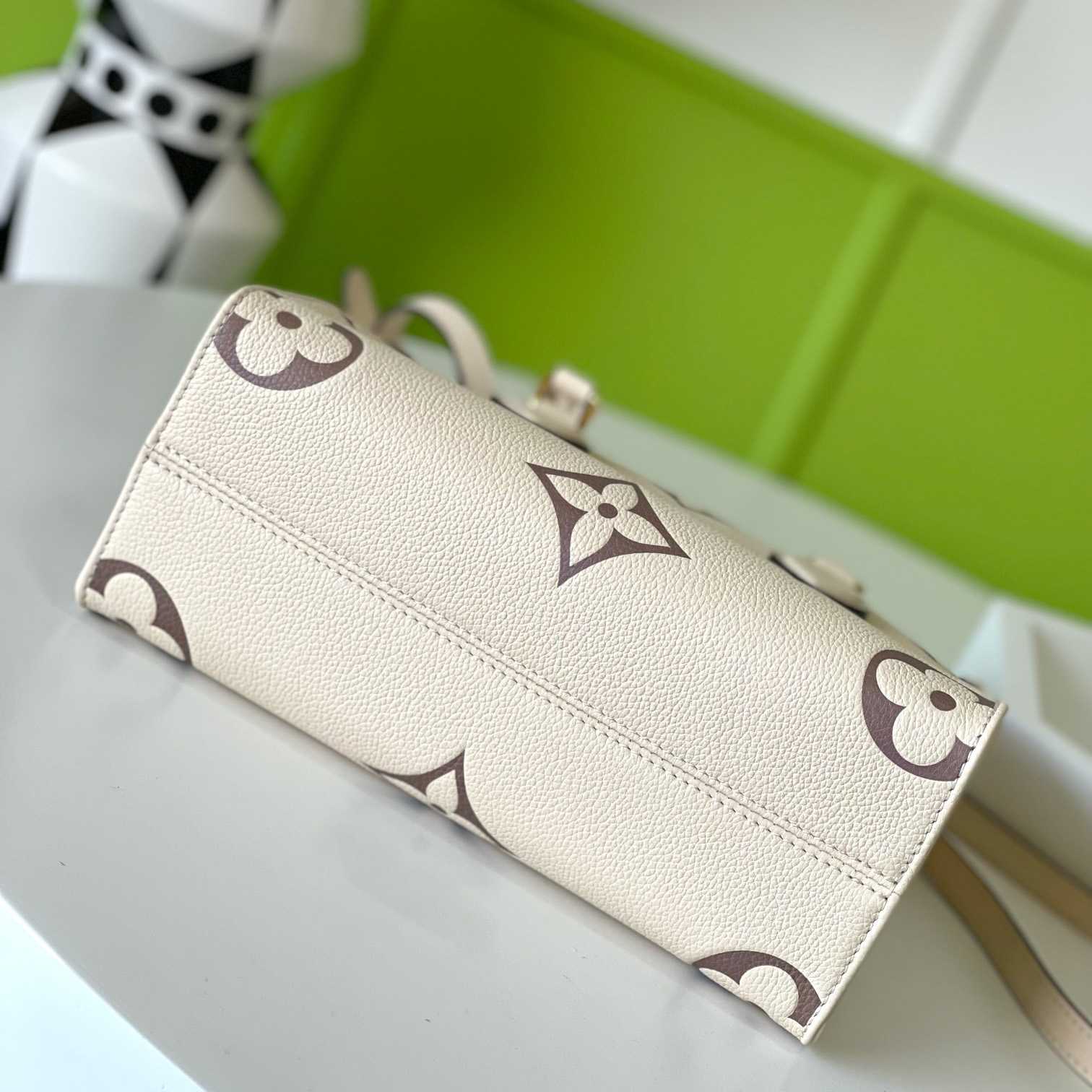 Louis Vuitton OnTheGo   M45654   25-19-11.5cm - PerfectKickZ
