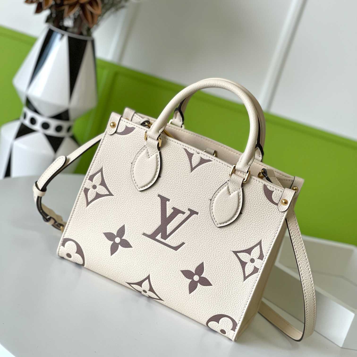 Louis Vuitton OnTheGo   M45654   25-19-11.5cm - PerfectKickZ