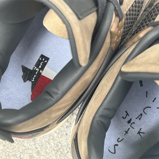 Travis Scott x Air Jordan 4 Retro Brown TS Sneakers    AJ4-766302 - PerfectKickZ