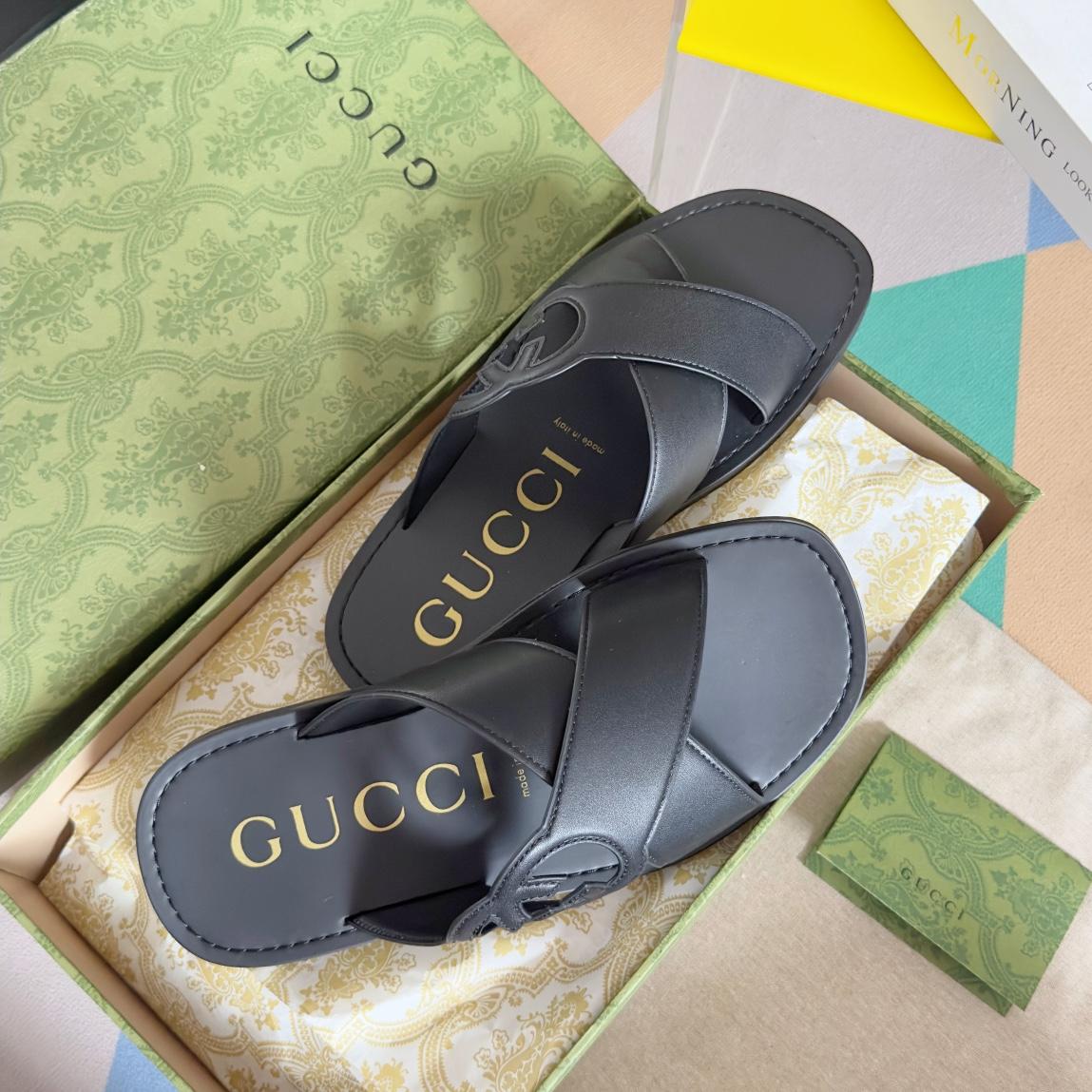 Gucci Men's Interlocking G Slide Sandal - PerfectKickZ