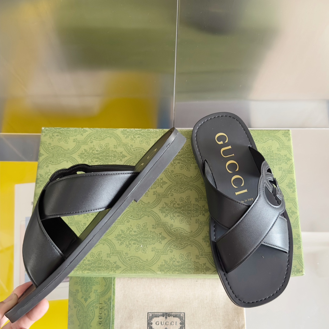 Gucci Men's Interlocking G Slide Sandal - PerfectKickZ