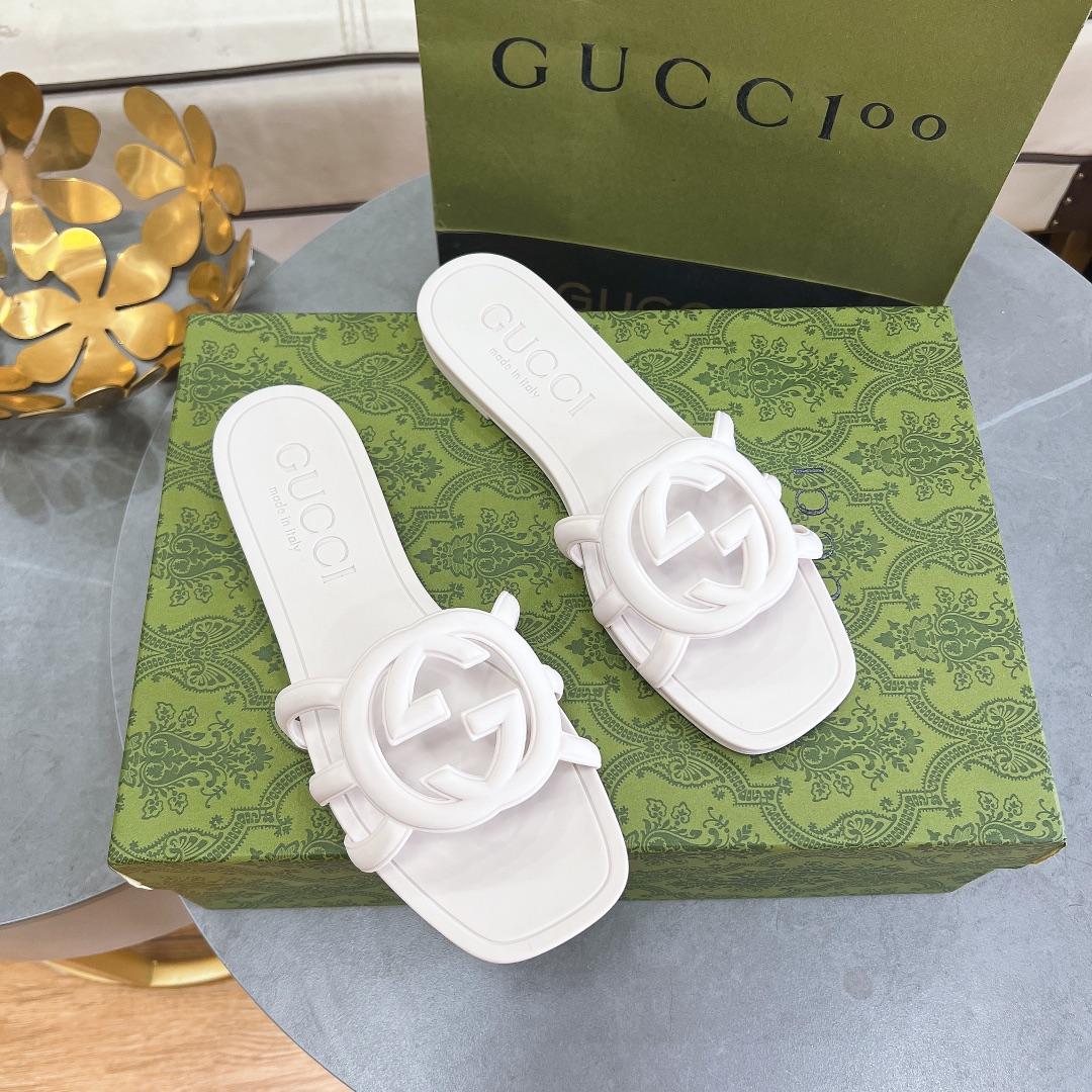 Gucci Women's Interlocking G Slide Sandal - PerfectKickZ