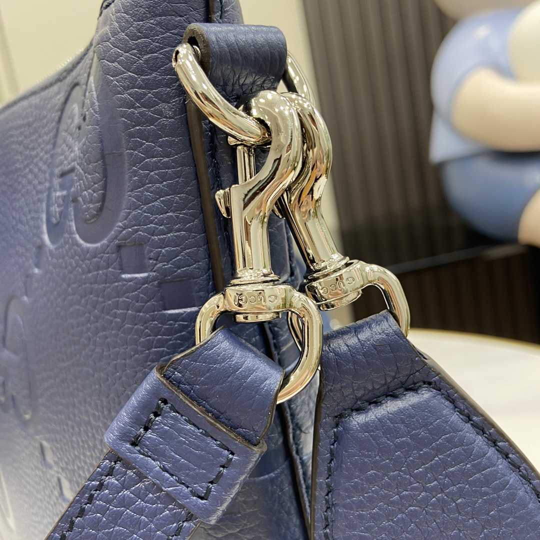Gucci Jumbo GG Medium Messenger Bag - PerfectKickZ
