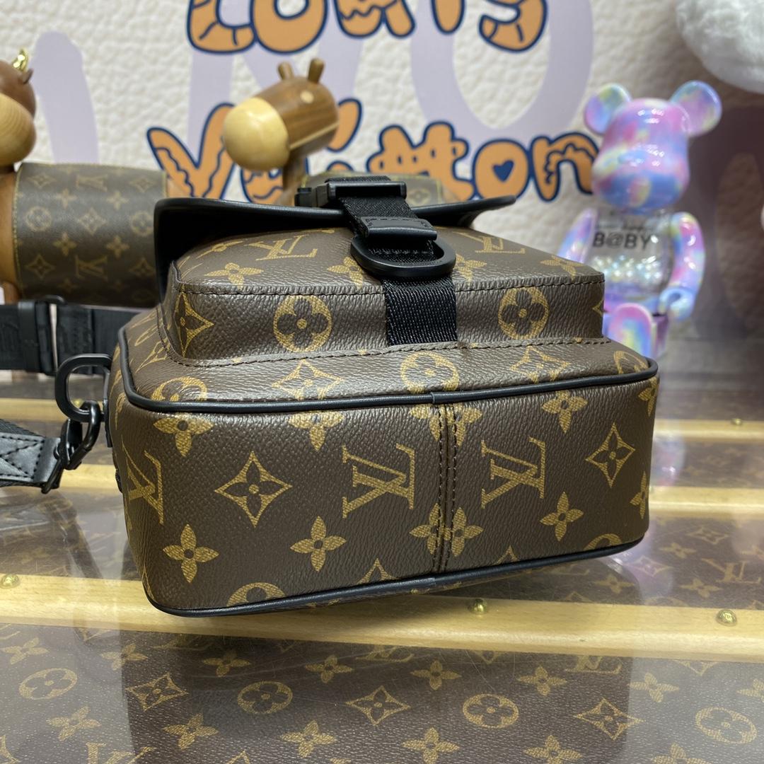Louis Vuitton Quest Messenger  M46973 - PerfectKickZ