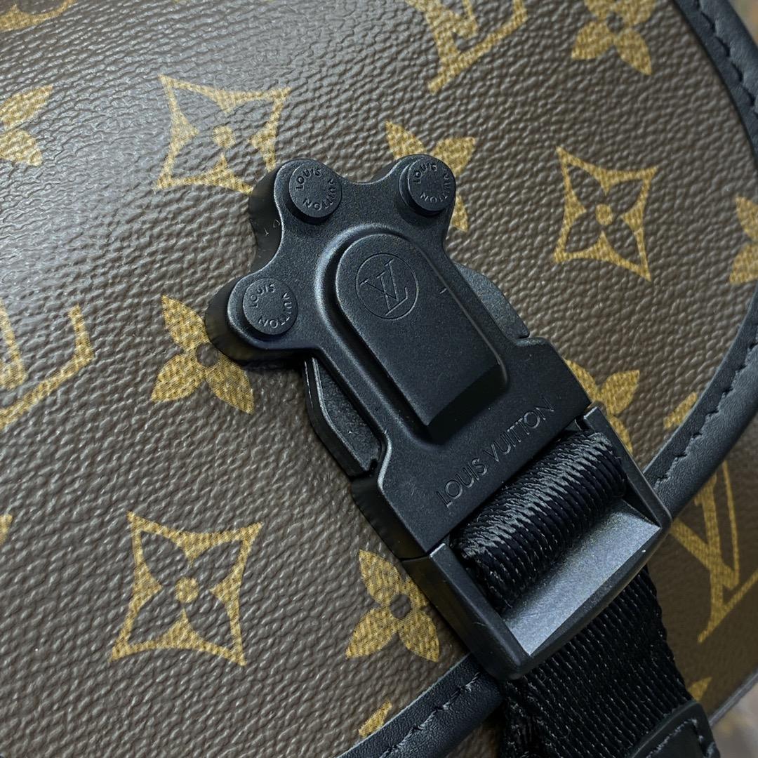 Louis Vuitton Quest Messenger  M46973 - PerfectKickZ